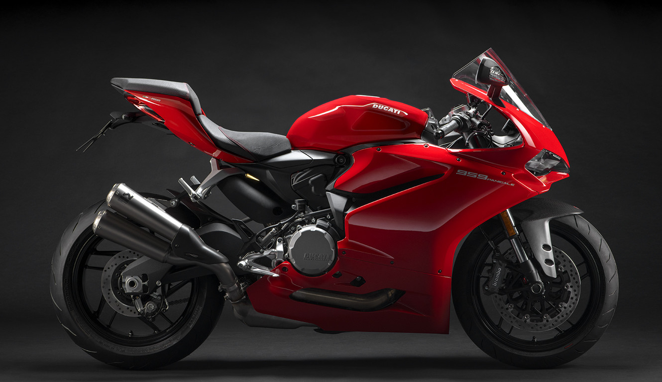 make-it-yours-959-panigale-01-editorial-img-1330x768.jpg